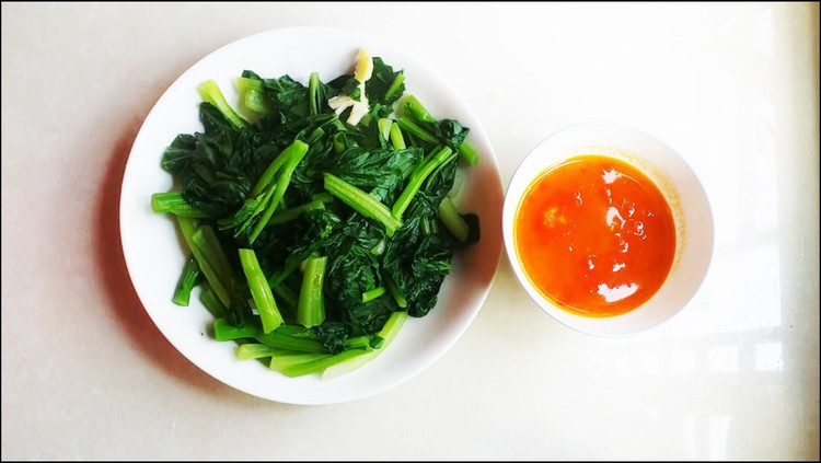 Rau cải luộc &quot;gọt mỡ&quot; hiệu quả giúp cho dáng xinh diện đồ đẹp