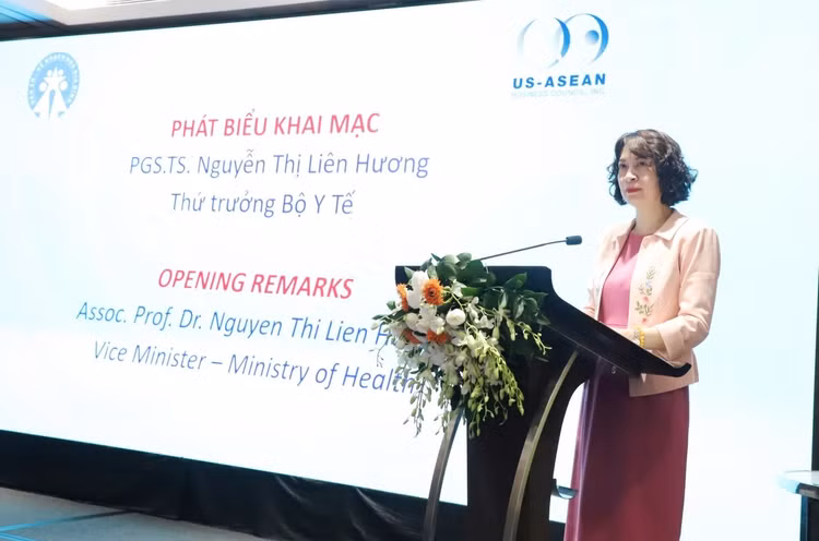 Thứ trưởng Bộ Y tế Nguyễn Thị Liên Hương phát biểu tại Hội thảo
