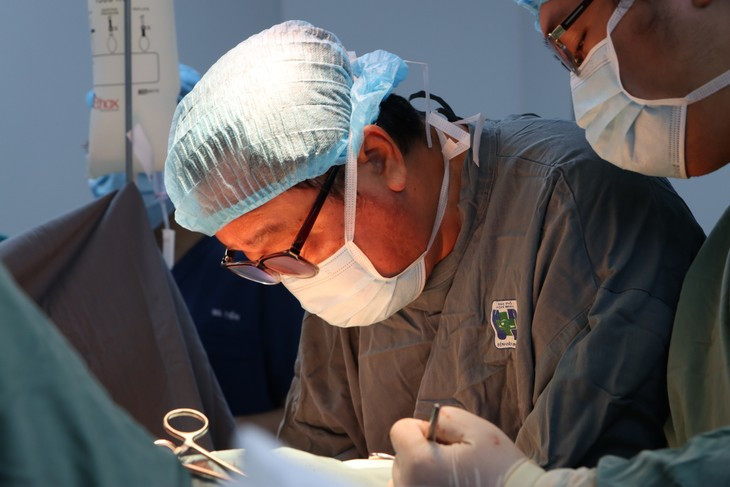 Bóc tách khối u - Ảnh BVCC Bóc tách khối u - Ảnh BVCC