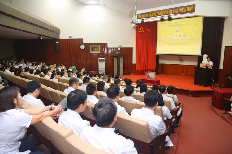 Quang cảnh buổi lễ phát động tại Bệnh viện Việt Đức - Ảnh BVCC