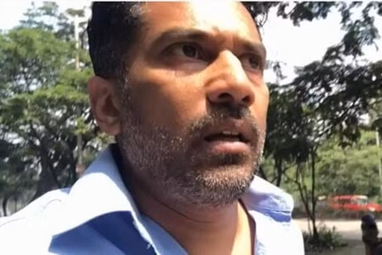 Bác sĩ Nandakumar đã chạy bộ 3km để không bị trễ lịch ca phẫu thuật cắt túi mật nội soi khẩn cấp. Ảnh: NDTV