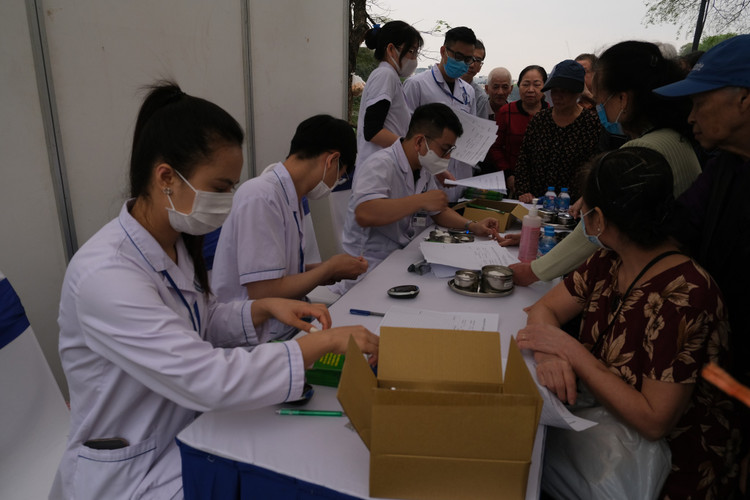 Bệnh viện Nội tiết TƯ xét nghiệm sàng lọc bệnh tiểu đường cho người dân Bệnh viện Nội tiết TƯ xét nghiệm sàng lọc bệnh tiểu đường cho người dân