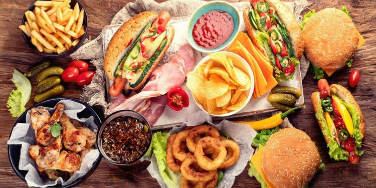 Bác sĩ chỉ rõ các loại thực phẩm nhiều người “khoái” ăn gây ung thư ảnh 1