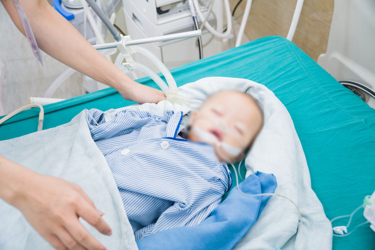 Chăm sóc trẻ bị lồng ruột - Ảnh BVCC