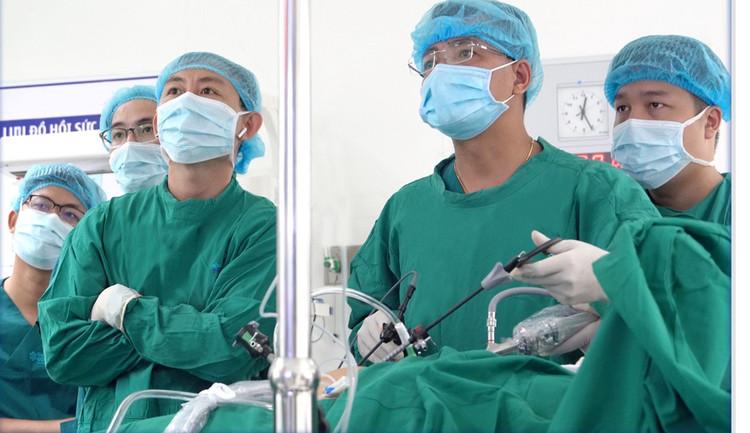 Tiểu ra máu, người đàn ông phải cắt cả thận, niệu quản và bàng quang ảnh 1