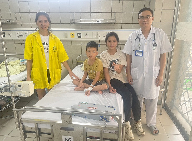 Nhờ được chị gái cấp cứu ban đầu đúng cách nên bệnh nhi đã được cứu sống, không để lại di chứng nào