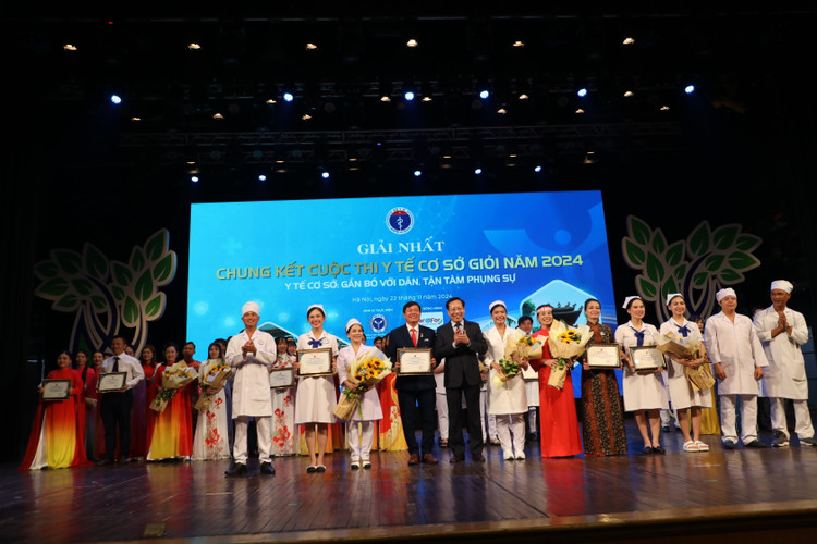 Các đội và cá nhân được nhận giải thưởng trong cuộc thi