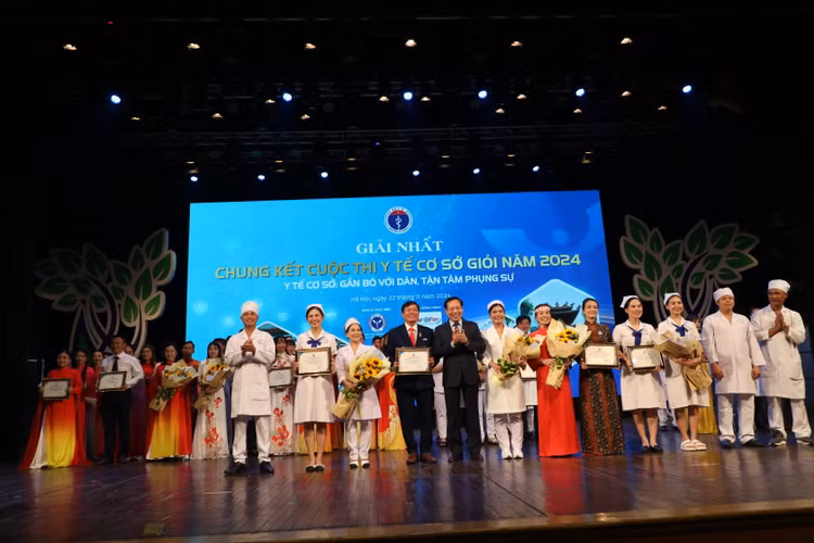 Các đội và cá nhân được nhận giải thưởng trong cuộc thi