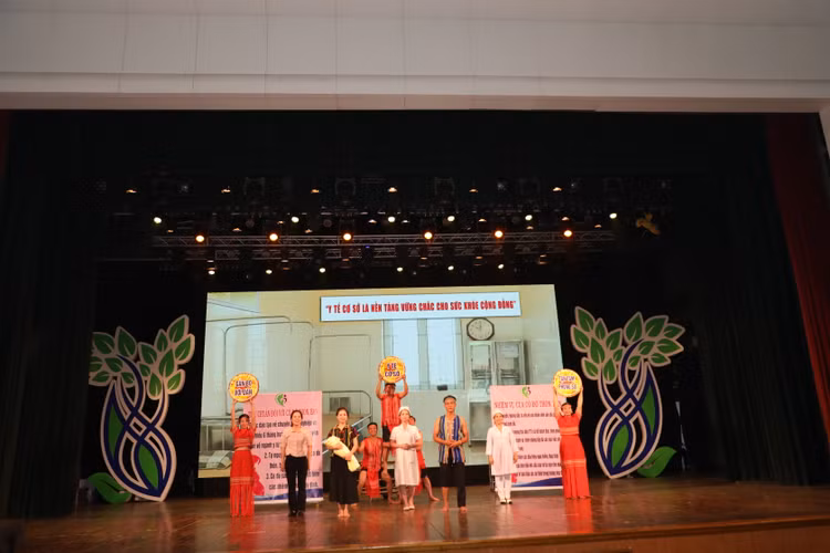 Các đội tham gia biểu diễn tại cuộc thi