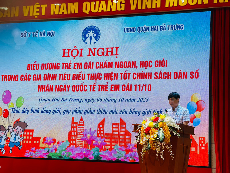 Ông Vũ Duy Hưng, Chi cục trưởng Chi cục Dân số - Kế hoạch hóa gia đình thành phố Hà Nội chia sẻ tại Hội Nghị