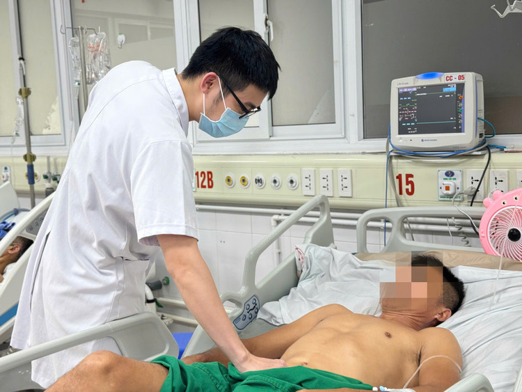 Bệnh nhân đang điều trị tại bệnh viện Nhiệt đới Trung ương - Ảnh minh họa