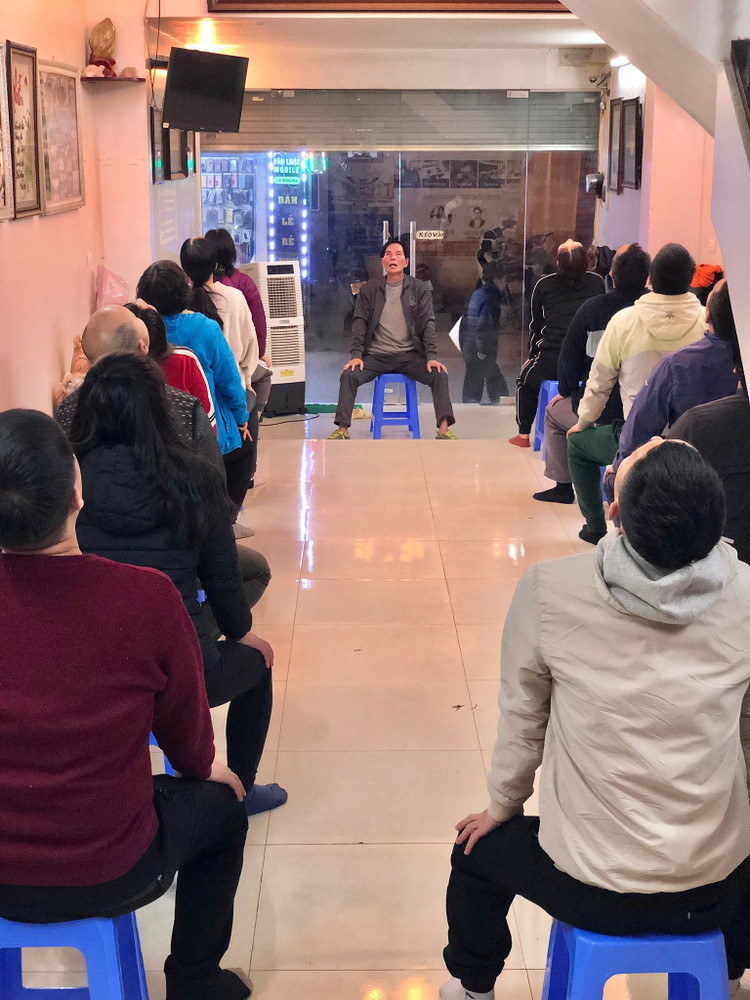 Vận động cột sống khắc phục đau lưng - Ảnh BSCC Vận động cột sống khắc phục đau lưng - Ảnh BSCC