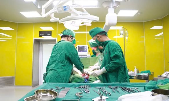 Ca phẫu thuật cho bệnh nhân - Ảnh BVCC