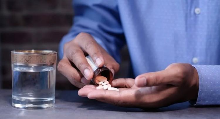 Bác sĩ mách cách sử dụng thuốc điều trị cúm mùa an toàn, hiệu quả - Ảnh BVCC