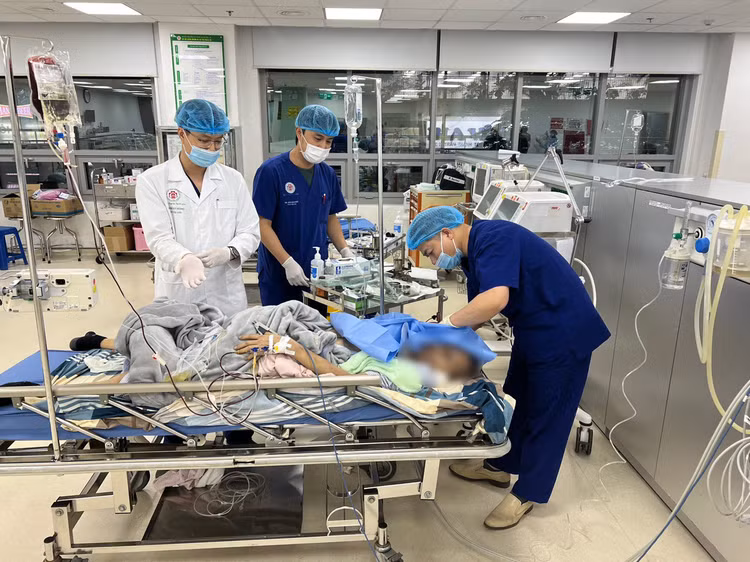 Cứu bệnh nhân sốc mất máu do đa chấn thương