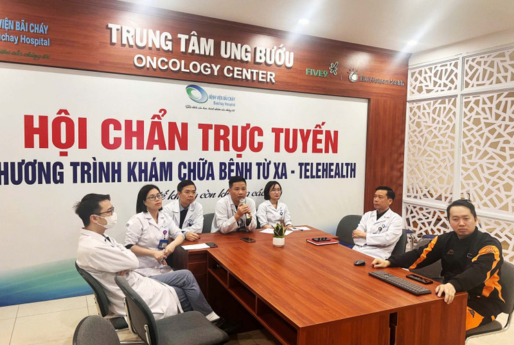 Các bác sĩ Bệnh viện Bãi Cháy tư vấn hội chẩn khám chữa bệnh từ xa - Ảnh BVCC Các bác sĩ Bệnh viện Bãi Cháy tư vấn hội chẩn khám chữa bệnh từ xa - Ảnh BVCC