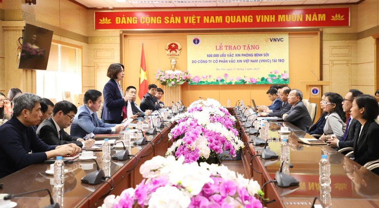 Thứ trưởng Nguyễn Thị Liên Hương phát biểu tại buổi lễ.