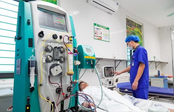 Lọc máu, thay huyết tương cho bệnh nhân - Ảnh BVCC