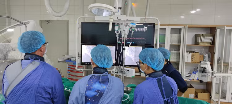 Can thiệp đặt stren cho bệnh nhân