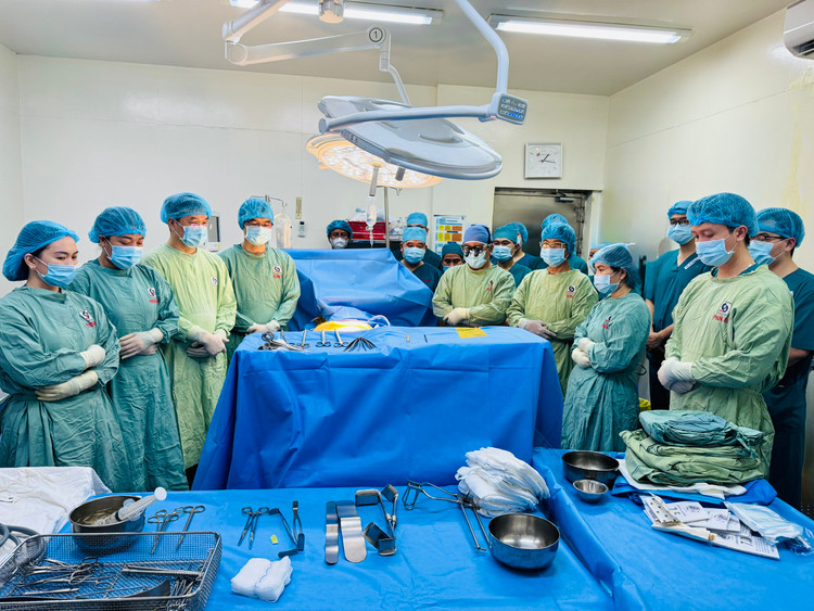 Ê kíp mặc niệm tri ân người bệnh - Ảnh BVCC