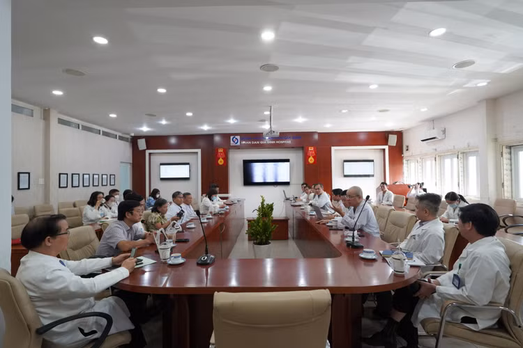 Hội đồng chuyên môn ghép tạng được triệu tập ngay trong đêm để hội chẩn - Ảnh BVCC