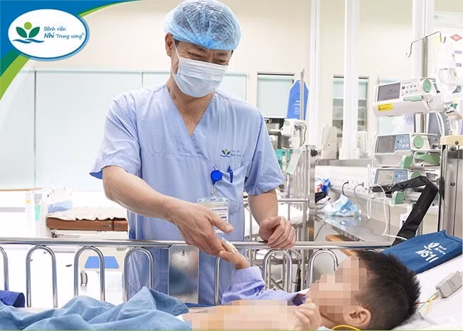 be-trai-mta-o-nam-dinh-da-xuat-vien.jpg