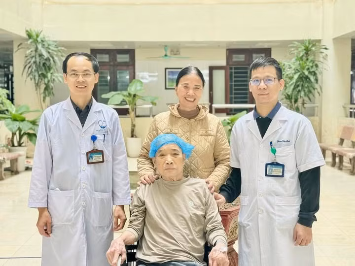 lay-mau-mang-cung.jpg