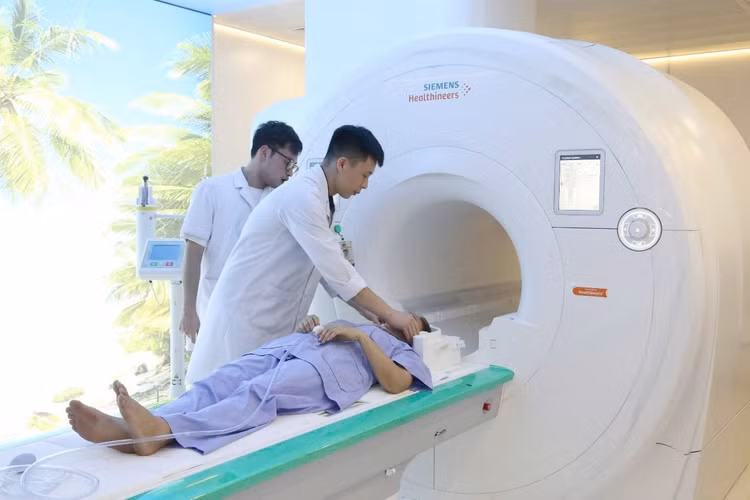 phinh-mach-mau-nao-4.jpg