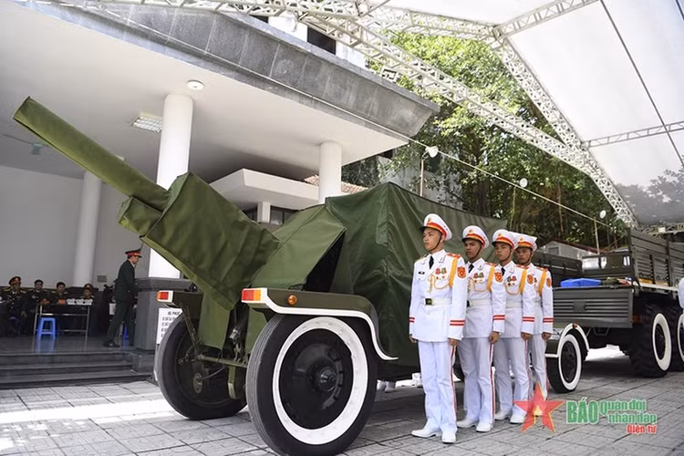 Lễ truy điệu Đồng chí Nguyễn Phú Trọng được tổ chức lúc 13h ngày 26/7 tại Nhà tang lễ Quốc gia (số 5 Trần Thánh Tông, TP Hà Nội). Ảnh: Quân Đội Nhân Dân.