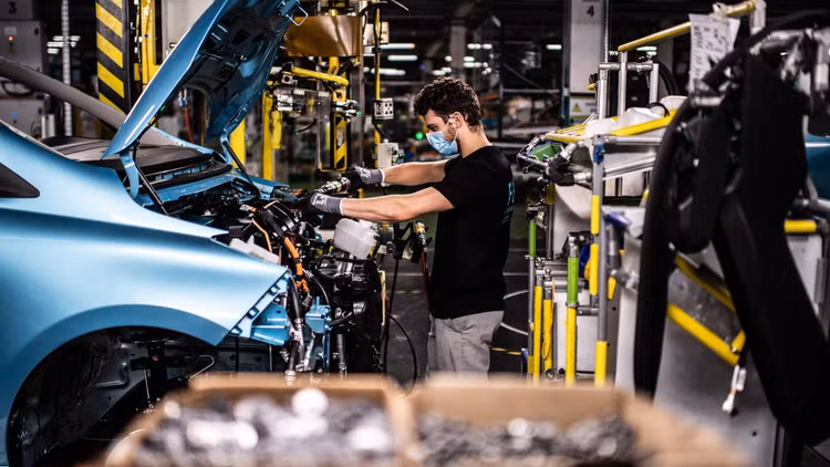Vì dịch Covid, sản xuất ô tô “kiểu truyền thống” trở nên lỗi thời ảnh 4