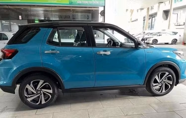 Cận cảnh Toyota Raize tại đại lý, giá dự kiến hấp dẫn, ngày ra mắt gần kề ảnh 2