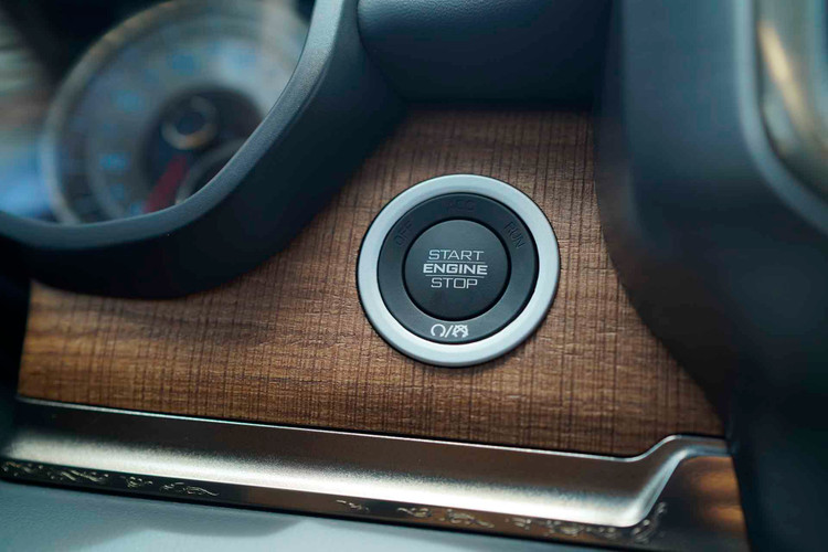 Cận cảnh siêu bán tải RAM 1500 phiên bản cao nhất Longhorn tại Việt Nam ảnh 7