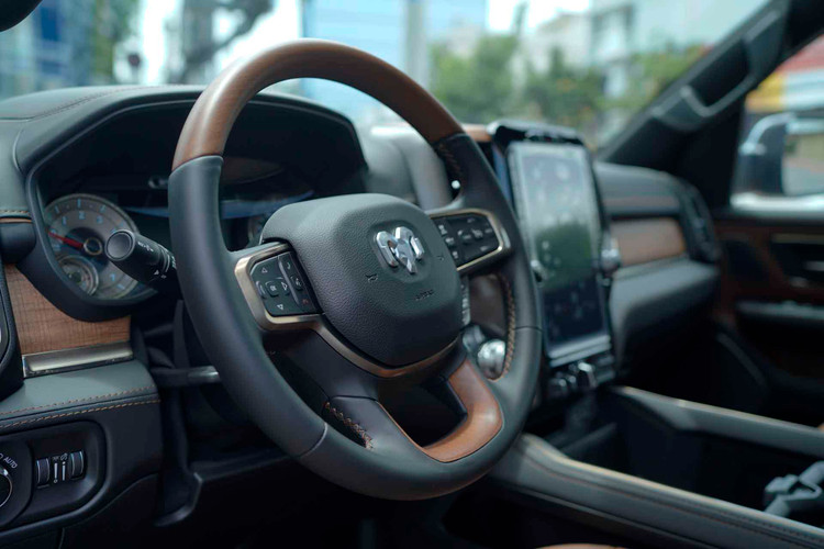 Cận cảnh siêu bán tải RAM 1500 phiên bản cao nhất Longhorn tại Việt Nam ảnh 5