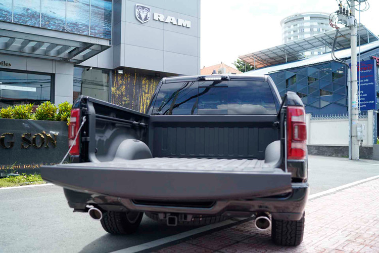 Cận cảnh siêu bán tải RAM 1500 phiên bản cao nhất Longhorn tại Việt Nam ảnh 3