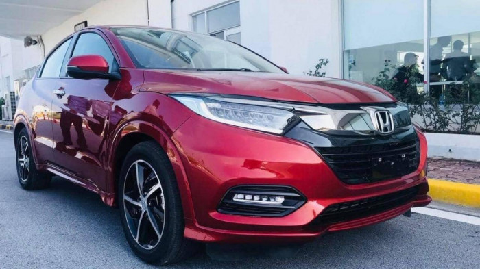 Honda HR-V cùng Honda Civic và Honda Brio tiếp tục nhận được hỗ trợ 100% lệ phí trước bạ trong tháng 12/2021.