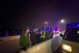 Công an Hà Nội kịp thời ngăn chặn người phụ nữ có ý định tự tử