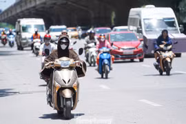 Dự báo thời tiết: Nắng nóng kéo dài, đề phòng dông, lốc, sét và gió mạnh