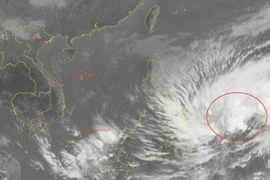 Áp thấp nhiệt đới gần Biển Đông có khả năng mạnh lên thành bão