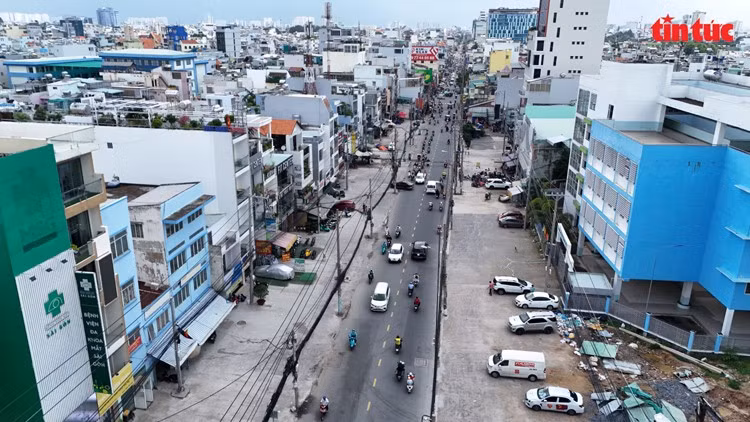 Tuyến metro số 2 có tổng chiều dài gần 11,27 km. Trong đó, đoạn đi ngầm dài 9,3 km và đoạn trên cao khoảng 2 km.