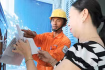 Áp lực giá điện mùa hè tăng, người tiêu dùng thay đổi thói quen sinh hoạt