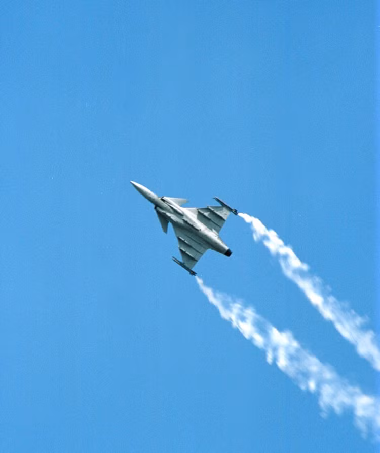 10-1124.jpg