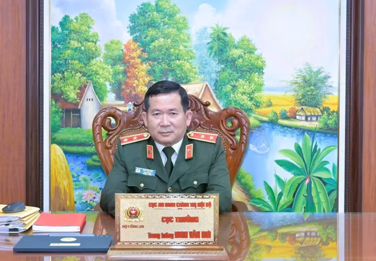 trung-tuong-dinh-van-noi-0909.jpg