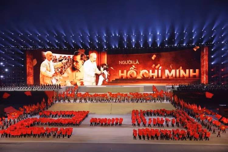 vna-potal-chuong-trinh-nghe-thuat-dac-biet-chao-mung-thanh-cong-dai-hoi-xiv-cua-dang-800-3.jpg