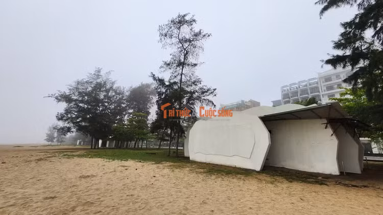 kto-c_ngan-ngam-loat-hubway-nha-ve-sinh-bo-trong-an-ngu-bien-sam-son-hinh-12.jpg