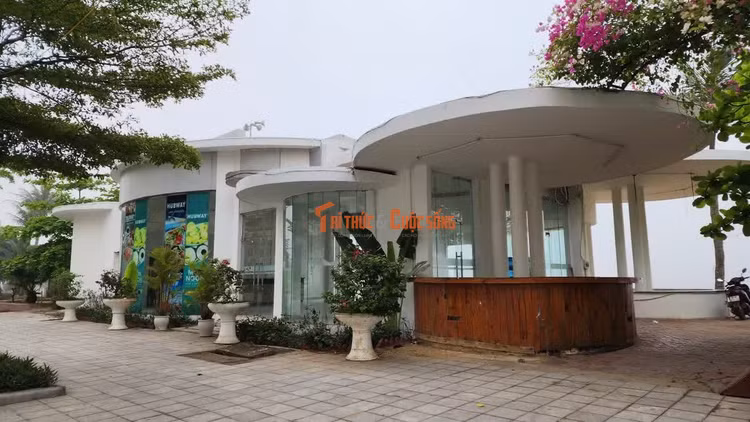 kto-c_ngan-ngam-loat-hubway-nha-ve-sinh-bo-trong-an-ngu-bien-sam-son-hinh-10.jpg