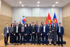 Chủ tịch Phan Xuân Dũng dẫn đoàn Việt Nam dự Triển lãm SIIF 2025 tại Seoul