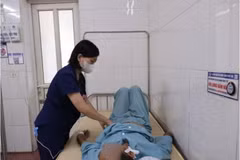 Ổ áp xe vùng mang tai hé lộ bệnh Whitmore, bác sĩ cảnh báo đừng chủ quan