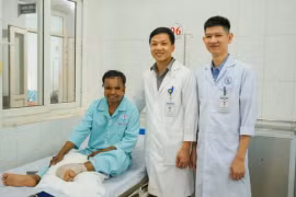 Nối thành công bàn chân đứt lìa cho bệnh nhân ở Quảng Trị