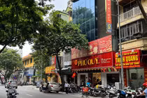 [VIDEO] Phố vàng Hà Nội vắng khách giữa lúc giá vàng lao dốc