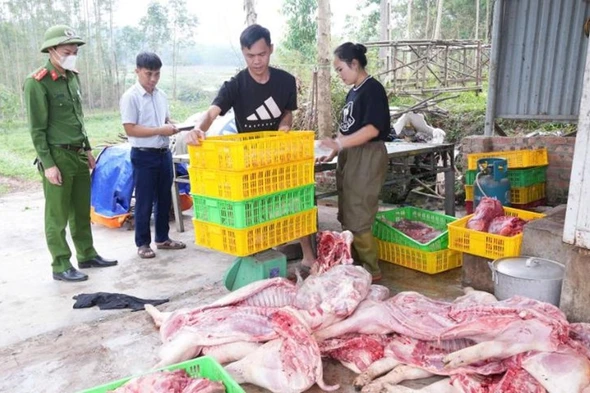 Bắc Ninh phát hiện gần 800kg thịt lợn thối chuẩn bị đưa lên bàn ăn
